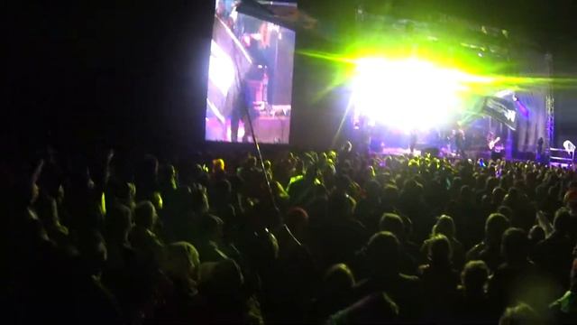 пилот на асфальте звёзды смотреть онлайн