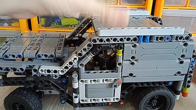 обзор на внедорожник из лего