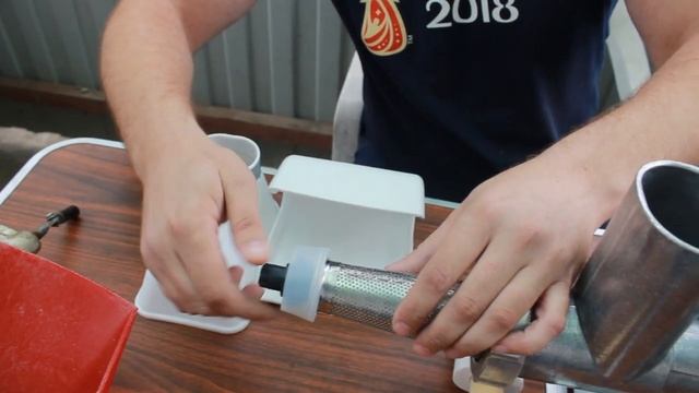 СОКОВЫЖИМАЛКА ДЛЯ ПОМИДОРОВ (томатный пресс) ТШМ-2. Видеообзор с отжимом. смотреть онлайн