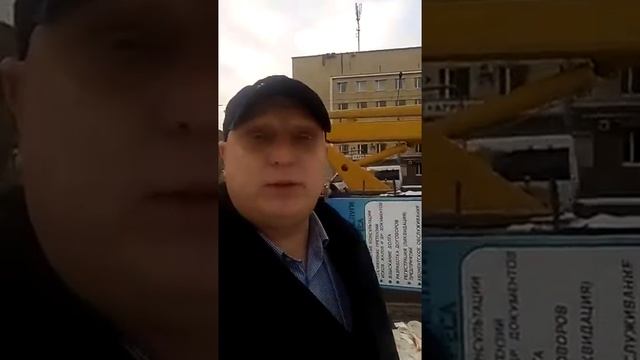 Монтаж рекламного указателя на столб. Видео №10 смотреть онлайн