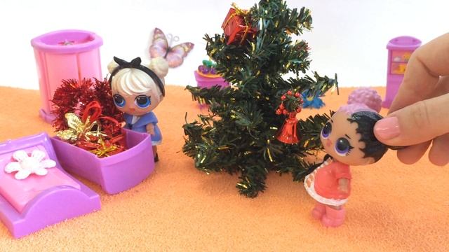 #КУКЛЫ ЛОЛ НАРЯЖАЮТ ЕЛКУ НА #НОВЫЙ ГОД смотреть онлайн