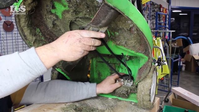 How to Change the Belt on a MB 253.1 T Viking Lawn Mower | L&S Engineers смотреть онлайн