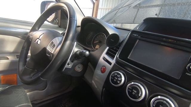 Волговские сигналы в PAJERO SPORT! Избавляемся от пищалок смотреть онлайн