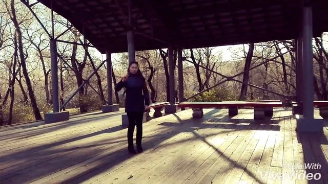 Как люди ходят осенью смотреть онлайн