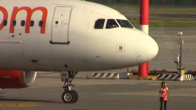 Avions / Aircrafts At Milan Malpensa Airport (Terminal 2 MXP)