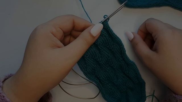 КАК СВЯЗАТЬ НОСКИ С ПЯТКОЙ-УГОЛОК! МАСТЕР-КЛАСС НА ВСЕ РАЗМЕРЫ! смотреть онлайн