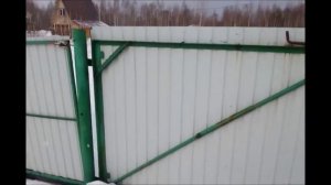 Выперло столбы забора из профнастила.  В чем дело???