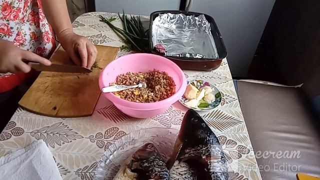 Фаршированная рыба в духовке! Ну очень вкусно!!!Всем привет, смотреть онлайн