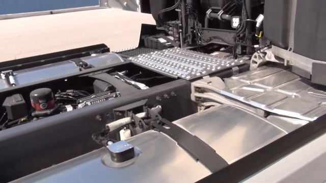 Renault Trucks T High 480 DTI 13 White Tractor Truck (2022) Exterior And Interior