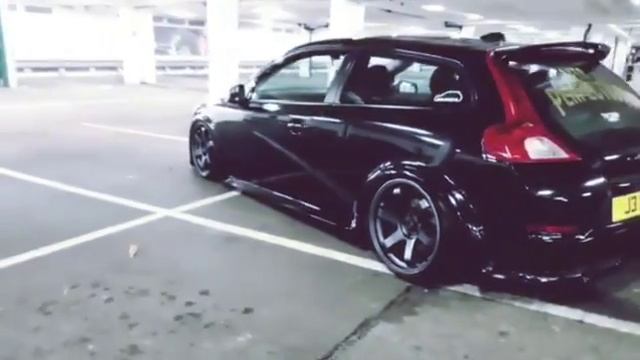 Adams Volvo C30 car feature video смотреть онлайн