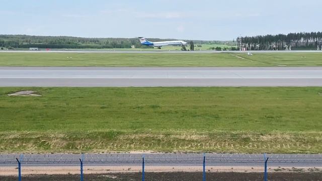 Посадка Ту-134АК ВВС России, Аэропорт Минск .Russian AirForce Tupolev Tu-134 landing Minsk Airport смотреть онлайн