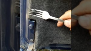 Приспособление для снятия клипс обшивки автомобиля