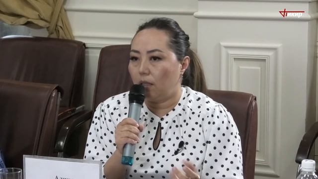 Алина Молдокеева: «Кыргызстану с советским наследством не повезло – анклав на анклаве…» смотреть онлайн