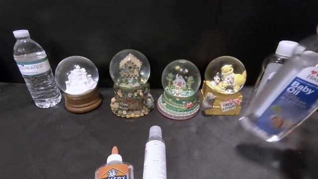 Ep. 32 - Glue vs. Glycerine vs. Baby Oil vs. Plain Water for Snow Globe Repair смотреть онлайн