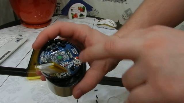 Разбираем Speaker Bluetooth Sound Box смотреть онлайн