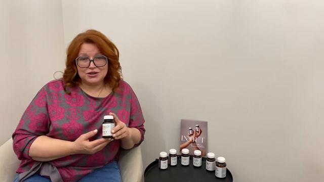 О комплексе Hyaluronic Acid & Natural Vitamin C. Рассказывает Ирина Почепец. смотреть онлайн