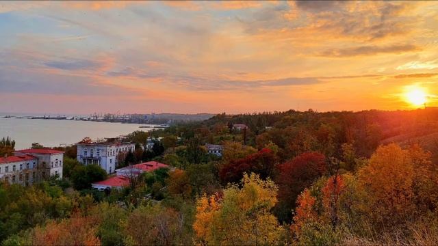 Мариуполь. Красота осенних закатов (13 и 14 октября, 2022 года) смотреть онлайн