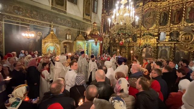 Митрополит Ювеналий возглавил Пасхальное богослужение