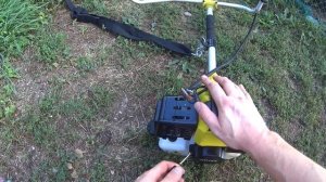 Как запустить бензиновую газонокосилку. Отличный  триммер.