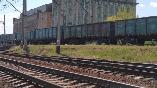 ВЛ11м - 067 ВЛ8м - 987 с грузовым составом смотреть онлайн