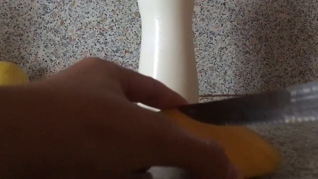 Молочный коктейль без миксера и блендера в домашних условиях || Kristina K смотреть онлайн