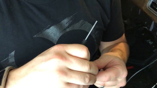 How to remove the connector cover on a Fakra cable смотреть онлайн
