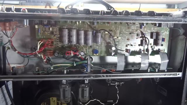 Fender DeVille - R78 e R79 смотреть онлайн