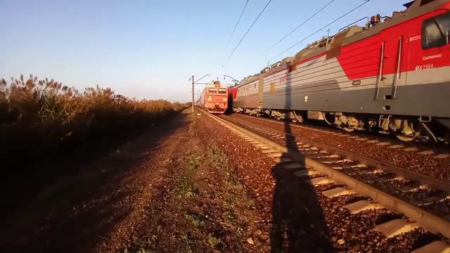 Ушёл в рассвет. ЭП1-331 с пассажирским поездом N°352/351 Советская Гавань - Владивосток смотреть онлайн