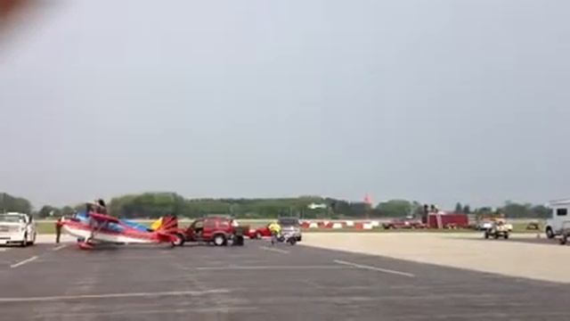 Bus vs. airplane смотреть онлайн