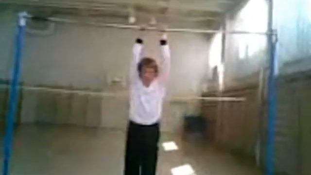 Урок турника- Оборот назад в седе ноги врозь