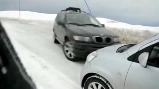 ДТП на снежной дороге смотреть онлайн
