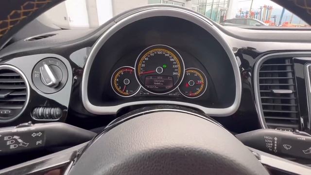 2018 Volkswagen Beetle Dune смотреть онлайн