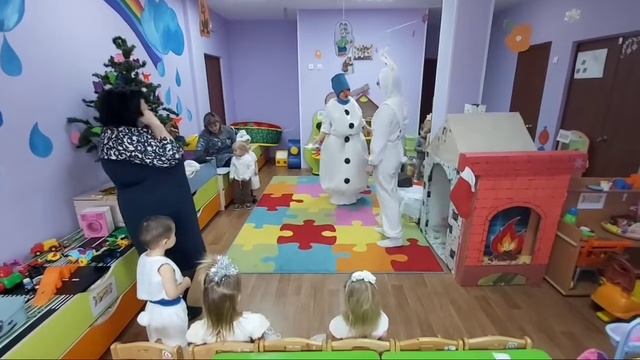 Новогодний праздник МБДОУ д/с 9 первая младшая группа 9 "Капелька" смотреть онлайн