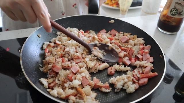 ENG)vlog 인생 첫 김치 만들기 /짜파게티랑 김밥전/ 신전떡볶이, 로제떡볶이, 샌드위치, 직접 만든 당근김밥, 임신 준비 영양제먹는 먹방 브이로그 смотреть онлайн