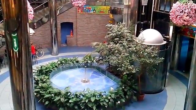 Киев в 'Метрограде' торговый центр возле крещатика смотреть онлайн