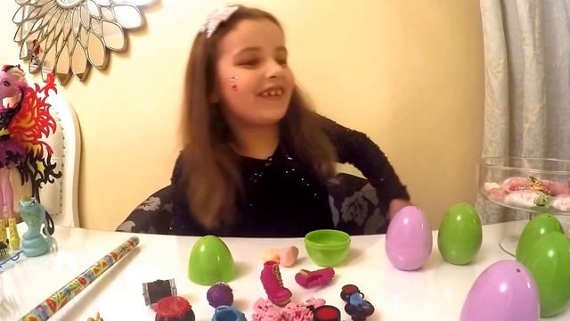 Сюрпризы Монстэр хай и Кислые Шок вкусняшки.Monster high surprise eggs. смотреть онлайн