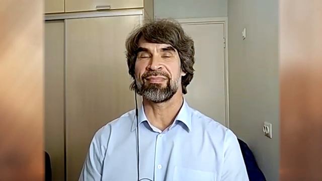 Текст песни СЕРЕНАДА БРАТЦА КРАБА. Общение на встрече покупателей. смотреть онлайн