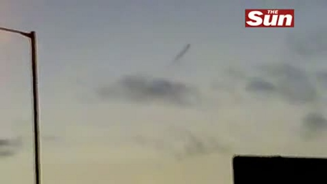 Des Ovnis survolent le nord de la Grande-Bretagne смотреть онлайн