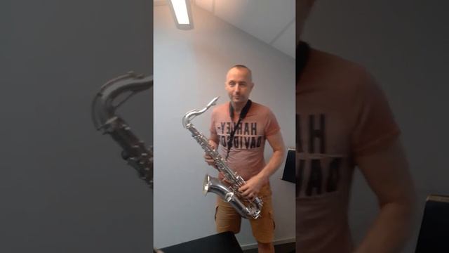 Vintage 1929 Martin Handcraft tenor saxophone demo. смотреть онлайн
