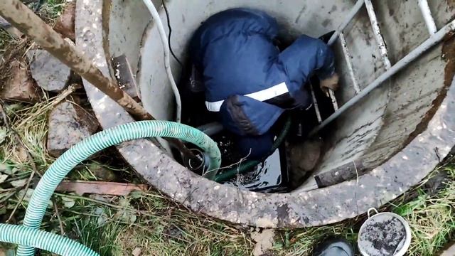 Процесс бурения абиссинской скважины в колодце | Насосная станция- делюсь опытом выбора смотреть онлайн