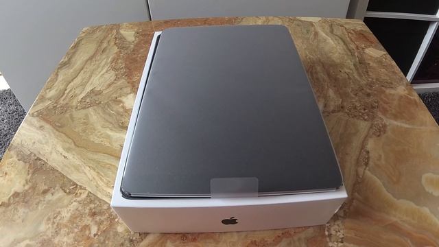 Apple Ipad Pro 10.5 - UNBOXING - Deutsch/German смотреть онлайн