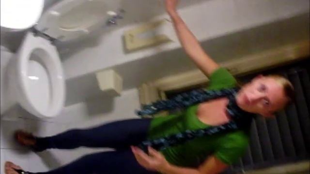 How to REALLY use the Bidet смотреть онлайн