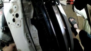 Установил на место радиатор. Хонда СРВ 4 поколения. Пролил почти весь антифриз.