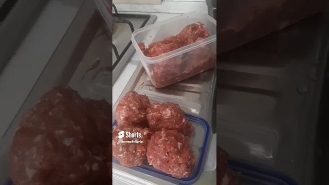 Домашний обед за 15 минут. Спагетти и бифштексы. ?.mp4