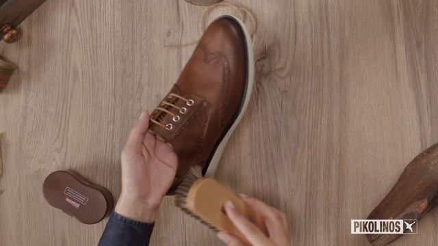 Pikolinos shoe care. Autolucido with white soles. смотреть онлайн