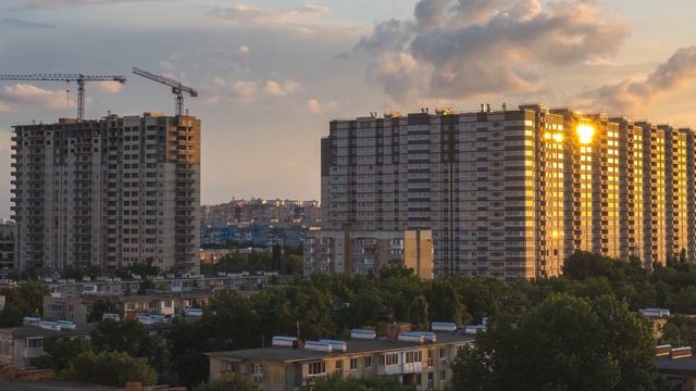 Clouds in the city (Городское небо) 4k смотреть онлайн