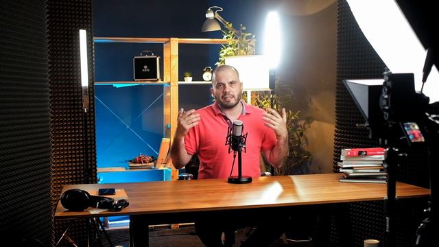 Как устроена наша студия для записи ежедневных видео для Reels, TikTok, Likee и других соцсетей. смотреть онлайн