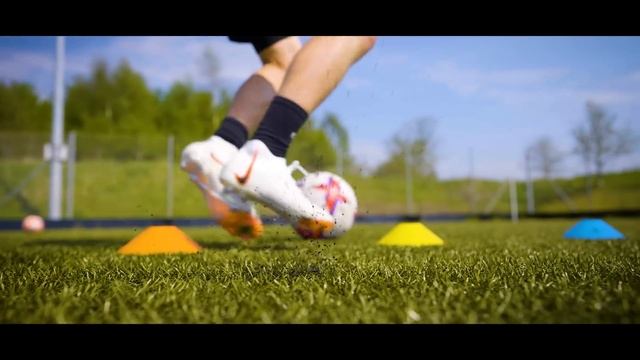Nike Phantom Luna review - Magista III in disguise? смотреть онлайн