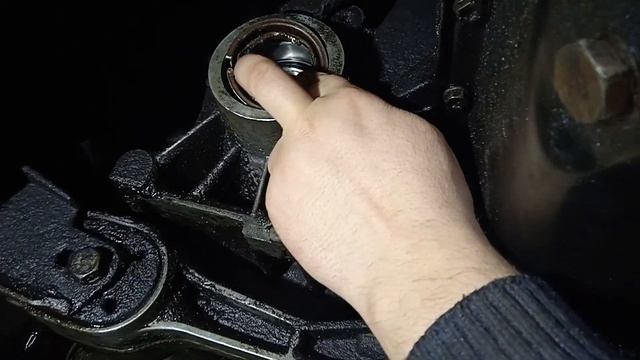 Ford Galaxy. Замена подвесного подшипника и сальника на МКП смотреть онлайн