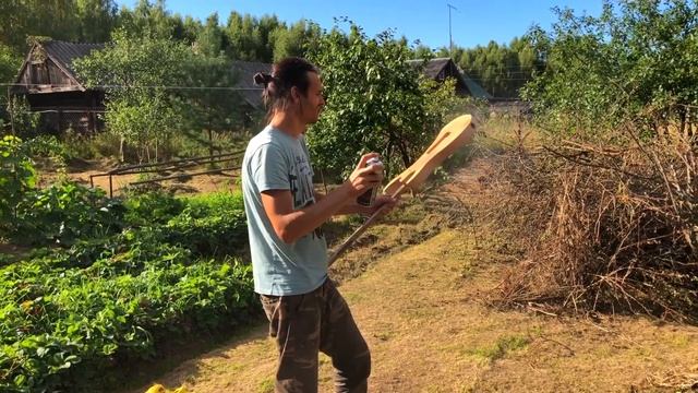 ДЕРЕВНЯ БЕЛЫЙ ПЕСОК ПОКРАСКА ГИТАРЫ БЕНЗОПИЛА смотреть онлайн